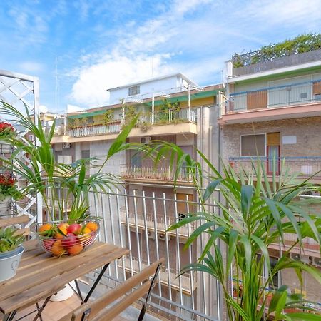 Modern Apartment To Relax In The City Center バーリ エクステリア 写真