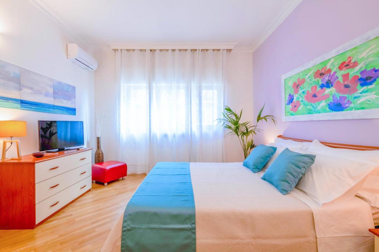 Modern Apartment To Relax In The City Center バーリ エクステリア 写真